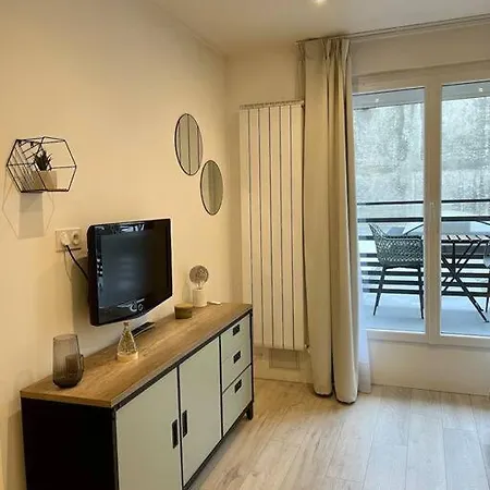 Proche Gare Et Gem: Equipe,wifi Fibre, Balcon Apartment *